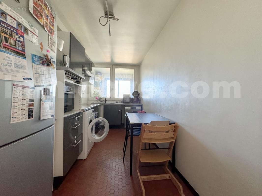 cuisine4 - Appartement à CHARENTON-LE-PONT