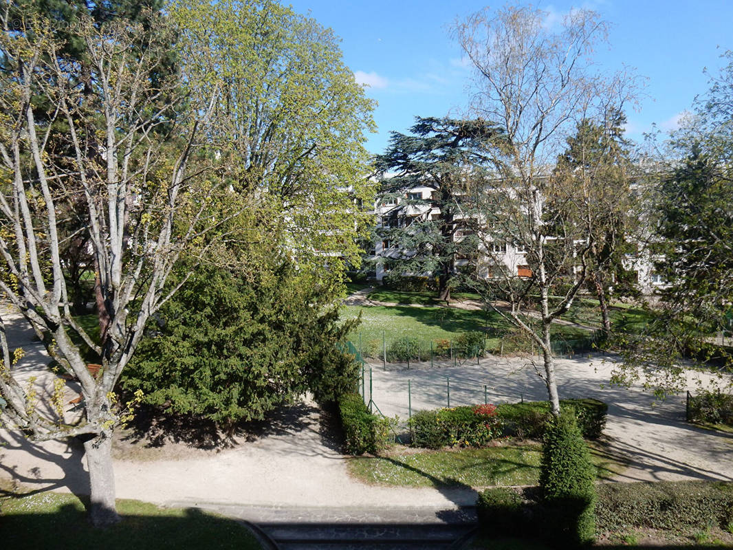 Appartement à SURESNES