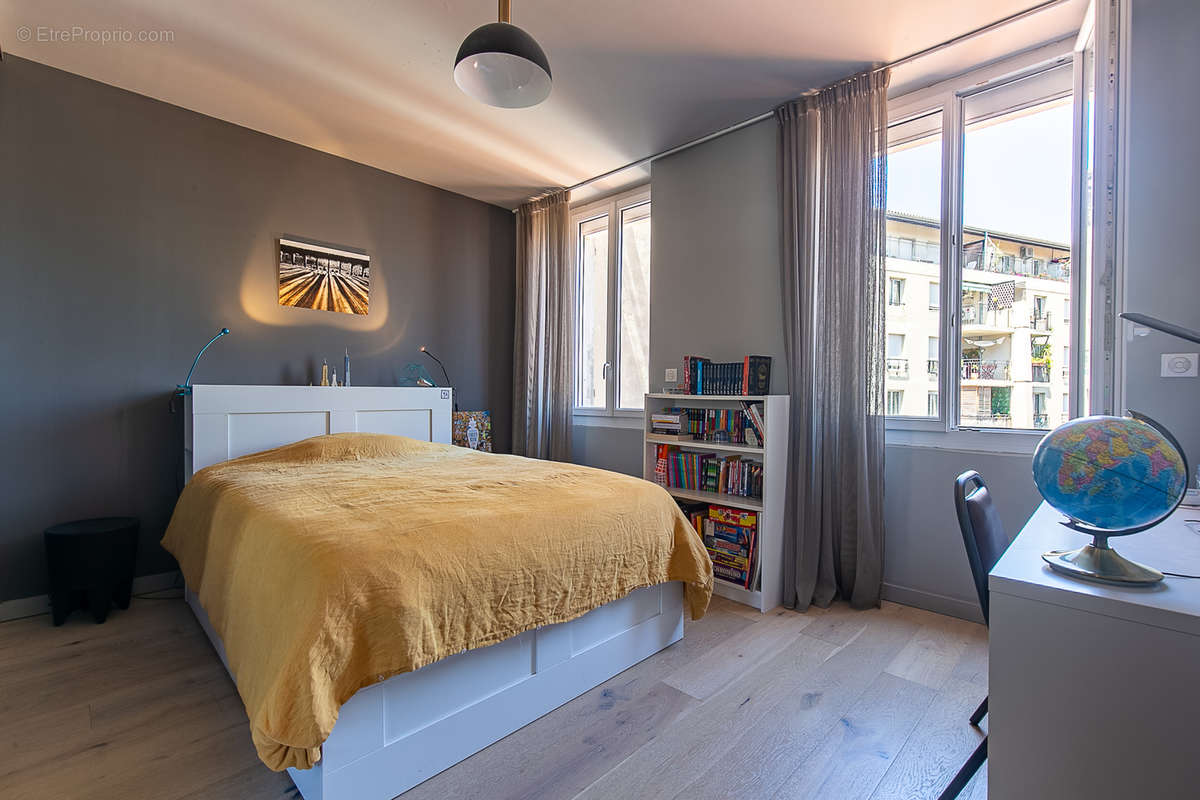 Appartement à MARSEILLE-6E