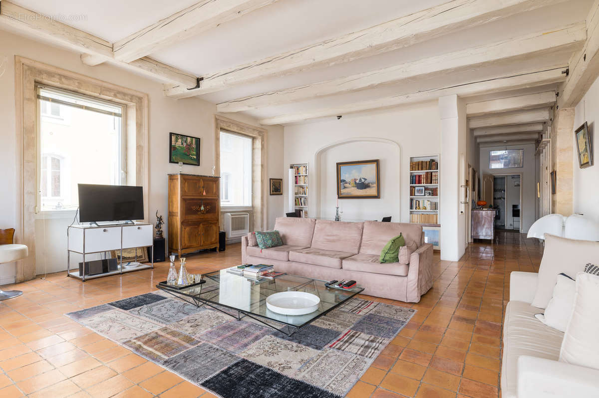 Appartement à MARSEILLE-1E