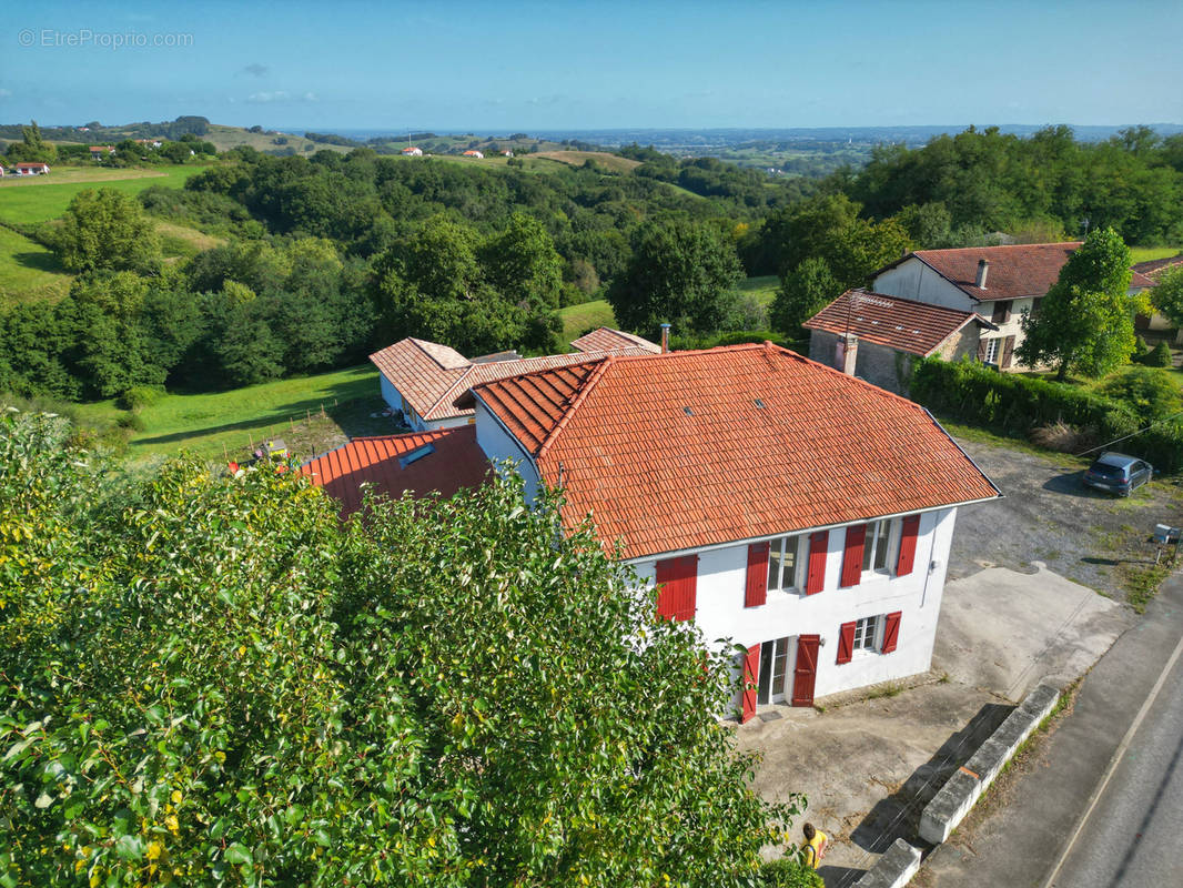 Maison à BARDOS