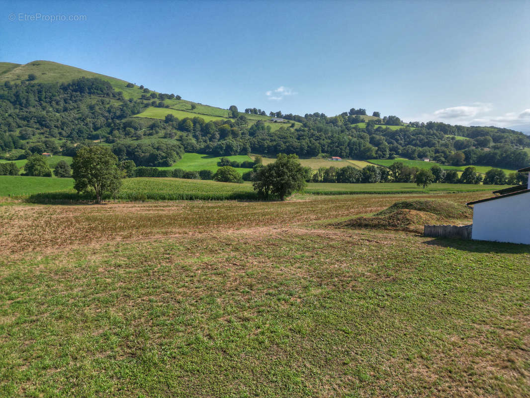 Terrain à SAINT-JEAN-PIED-DE-PORT