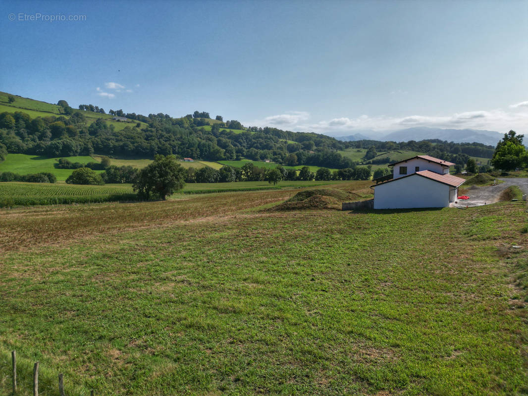 Terrain à SAINT-JEAN-PIED-DE-PORT