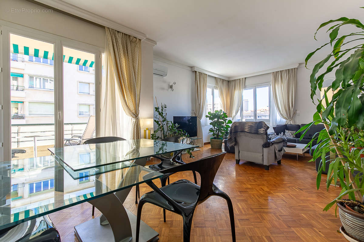 Appartement à MARSEILLE-8E