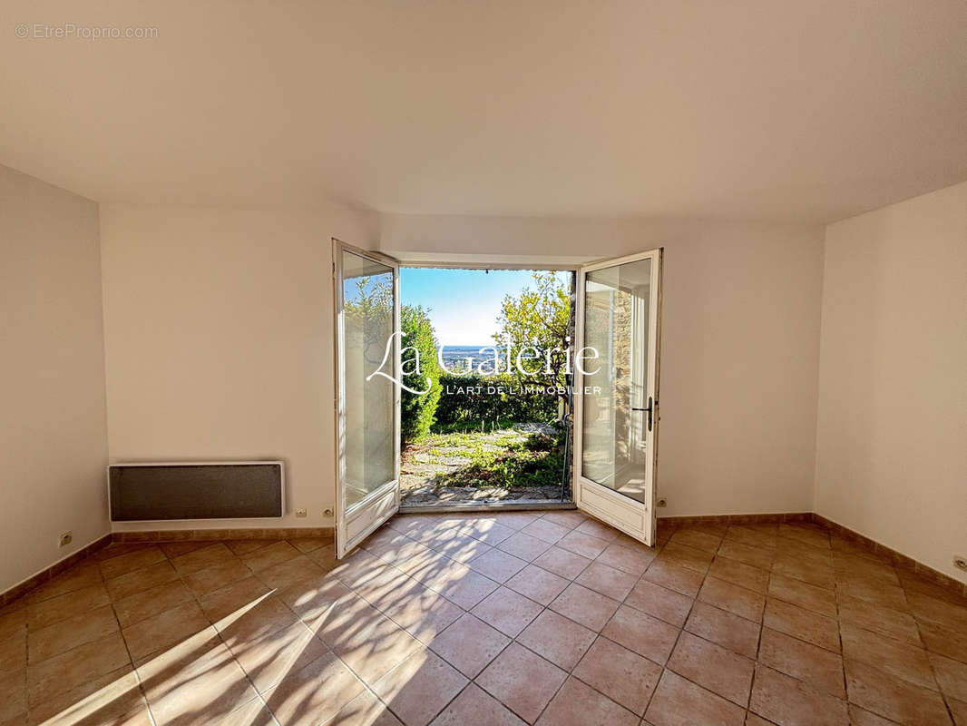 Appartement à HYERES