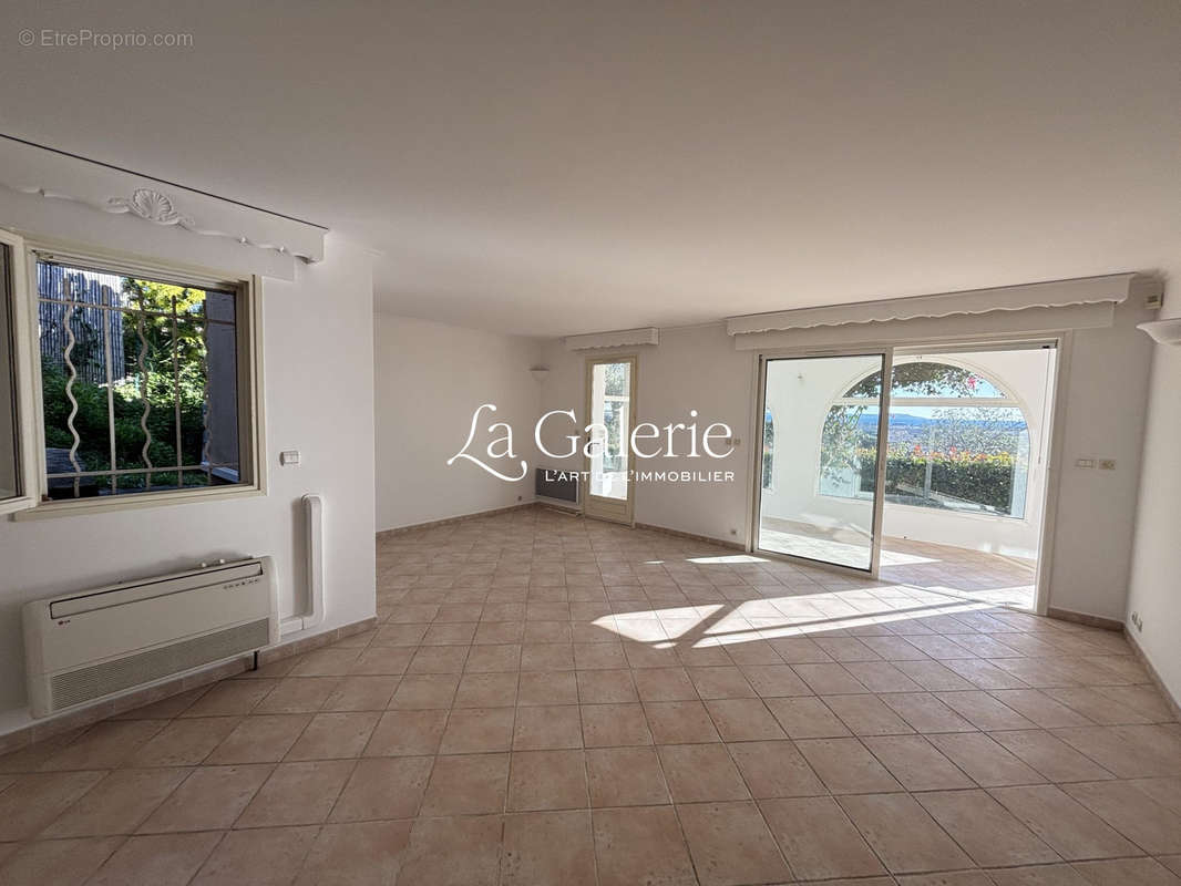 Appartement à HYERES