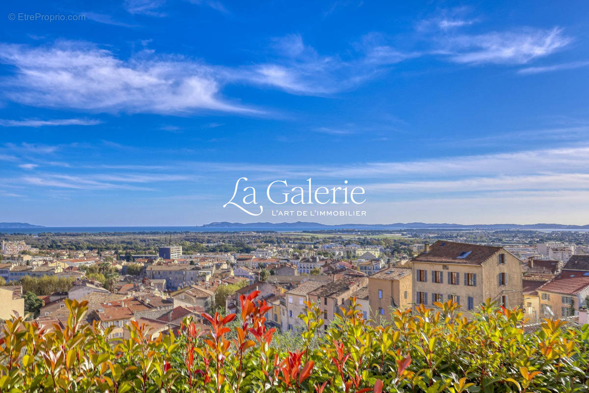 Appartement à HYERES