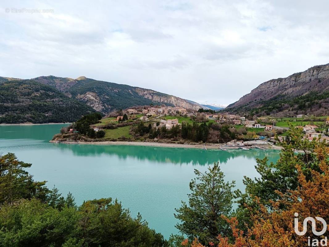 Photo 1 - Commerce à SAINT-JULIEN-DU-VERDON