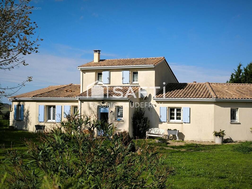 Photo 1 - Maison à SAINT-BONNET-SUR-GIRONDE