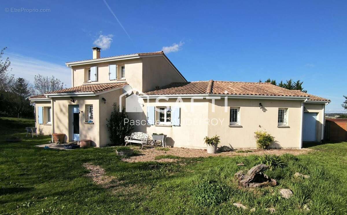 Photo 2 - Maison à SAINT-BONNET-SUR-GIRONDE