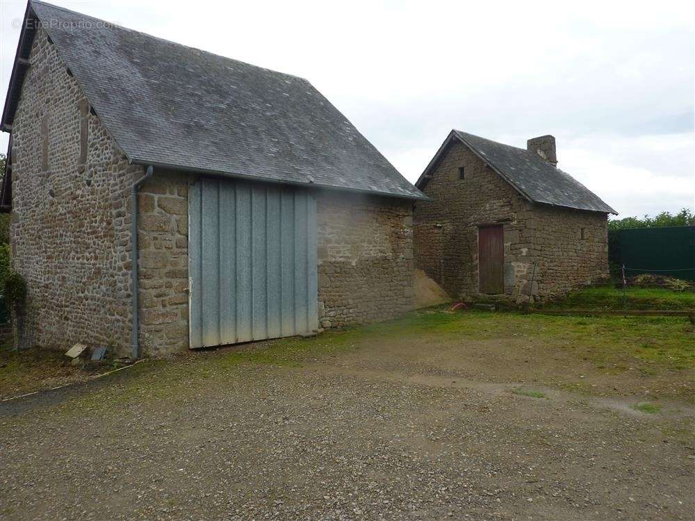 Maison à LASSAY-LES-CHATEAUX