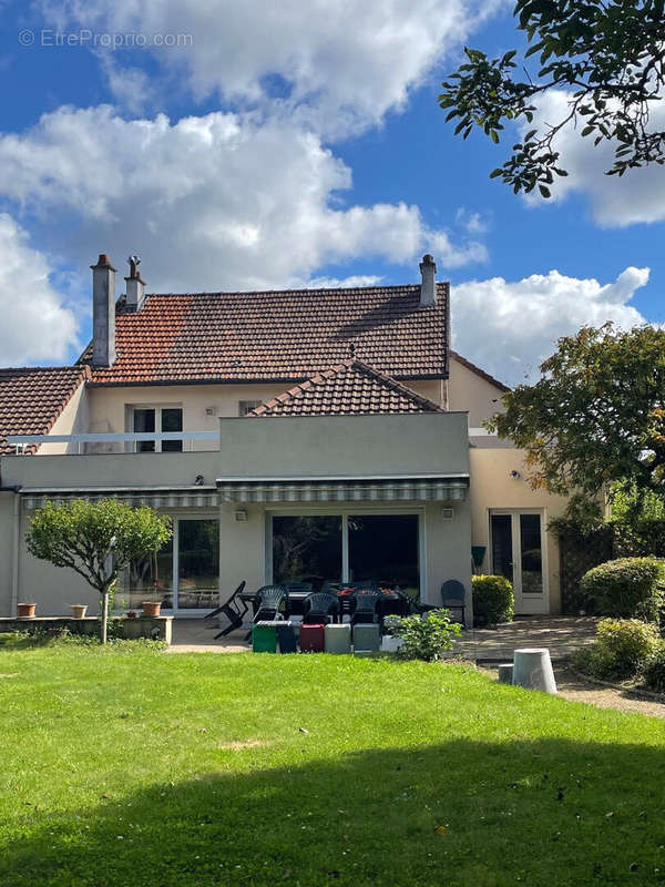 Maison à SAINT-CYR-SUR-LOIRE