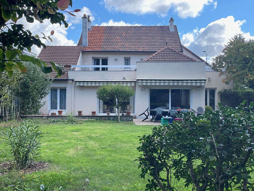 Maison à SAINT-CYR-SUR-LOIRE