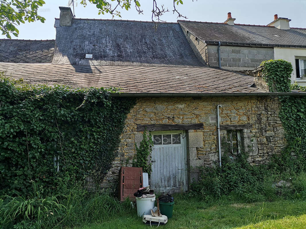 Maison à LA CROIX-HELLEAN