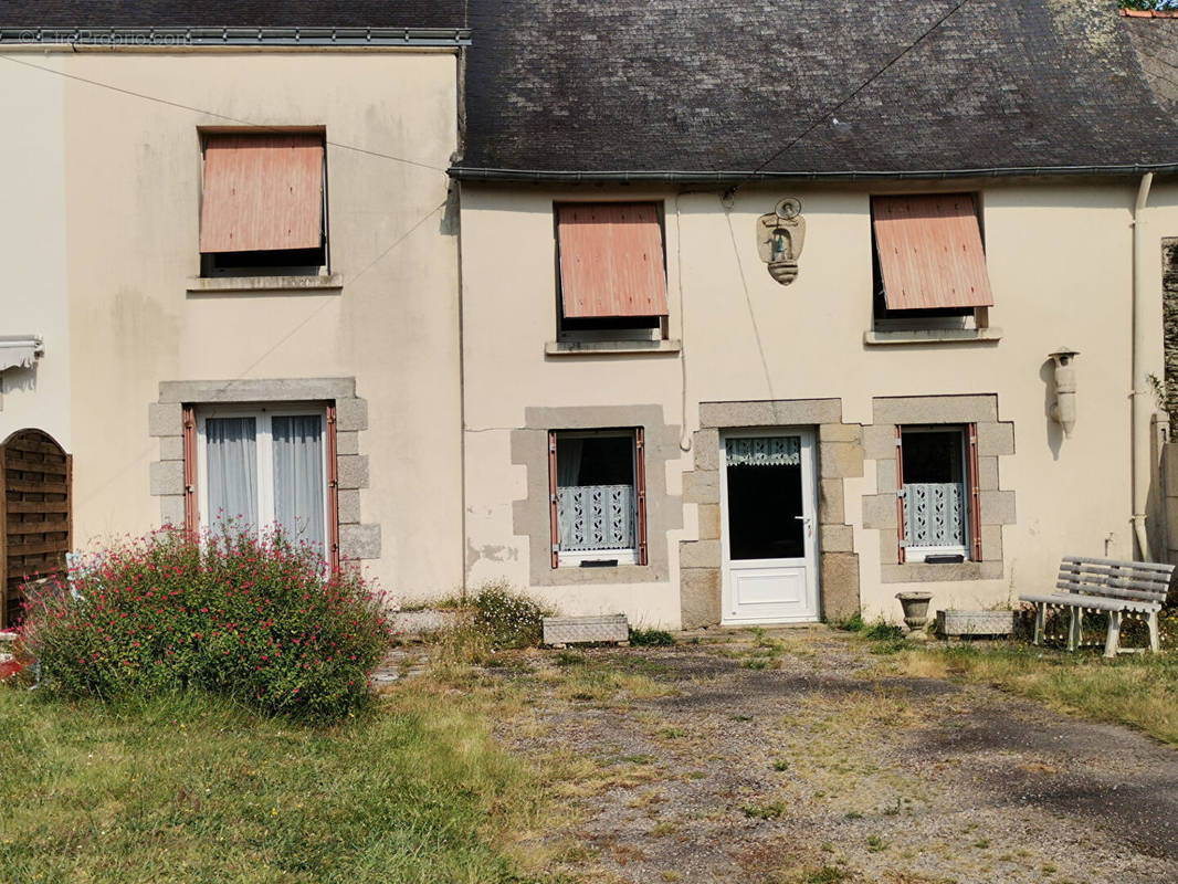 Maison à LA CROIX-HELLEAN