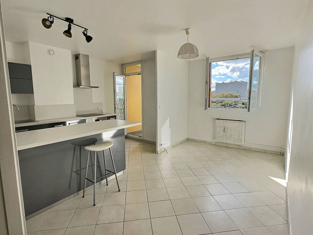 Appartement à IVRY-SUR-SEINE