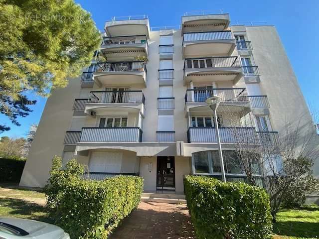 Appartement à CARNOUX-EN-PROVENCE