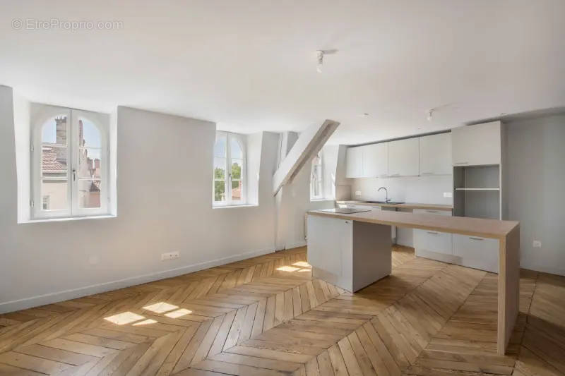 Appartement à RUEIL-MALMAISON