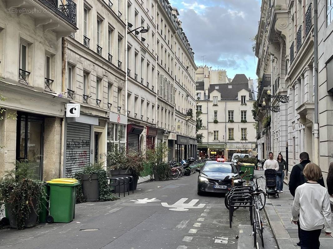 Autre à PARIS-3E