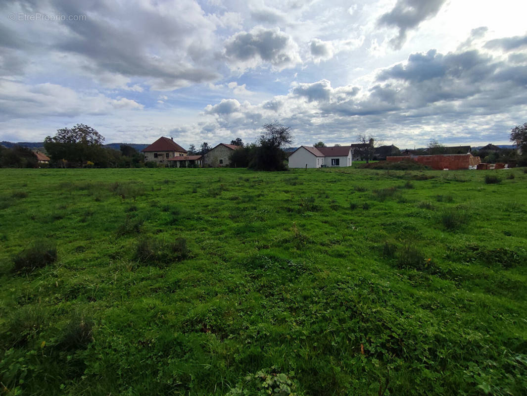 Terrain à TOURMONT