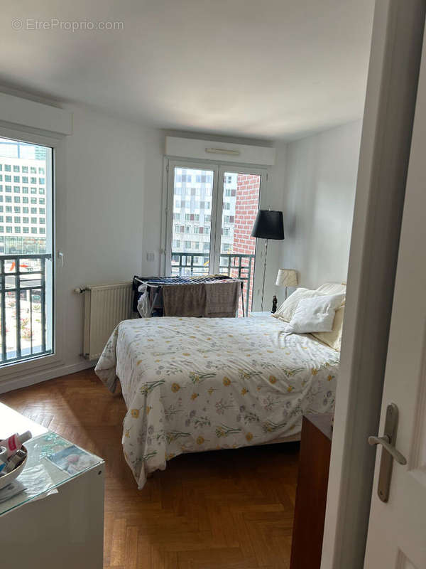 Appartement à COURBEVOIE