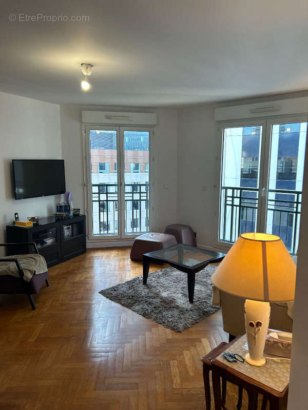 Appartement à COURBEVOIE