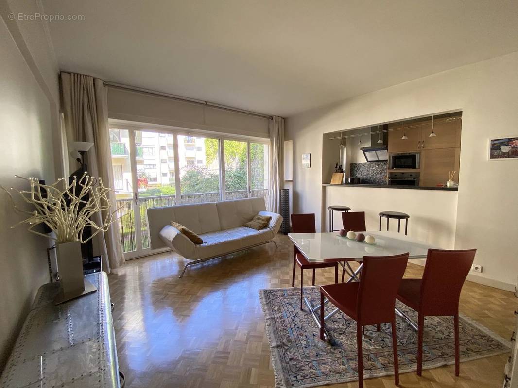 Appartement à NEUILLY-SUR-SEINE