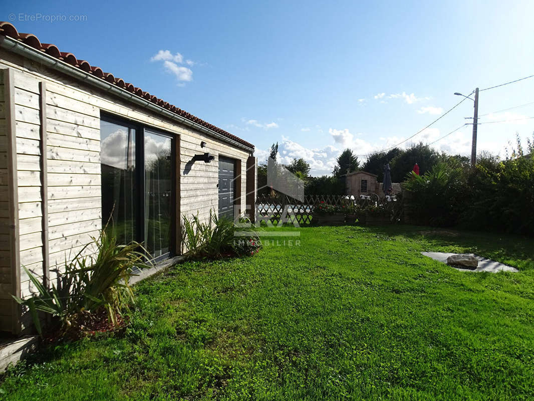 Maison à SURGERES