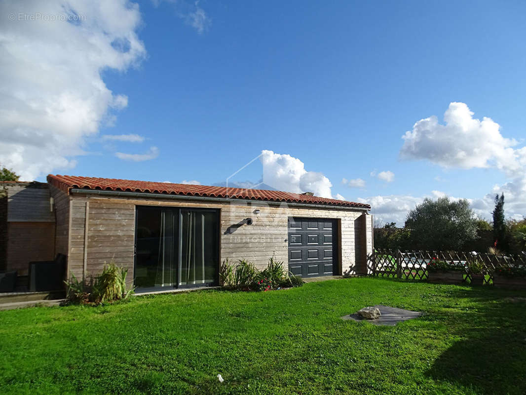 Maison à SURGERES