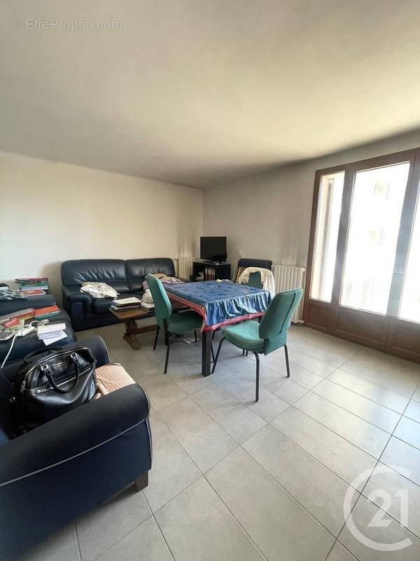 Appartement à MARSEILLE-4E