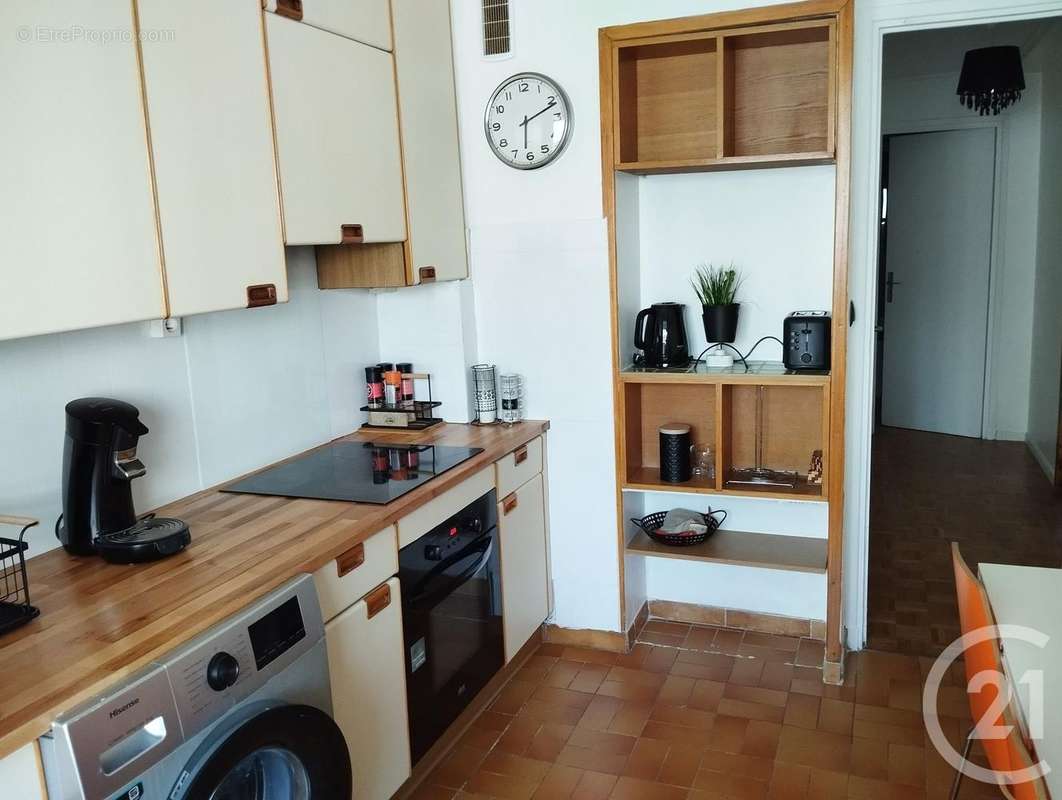 Appartement à MARSEILLE-4E