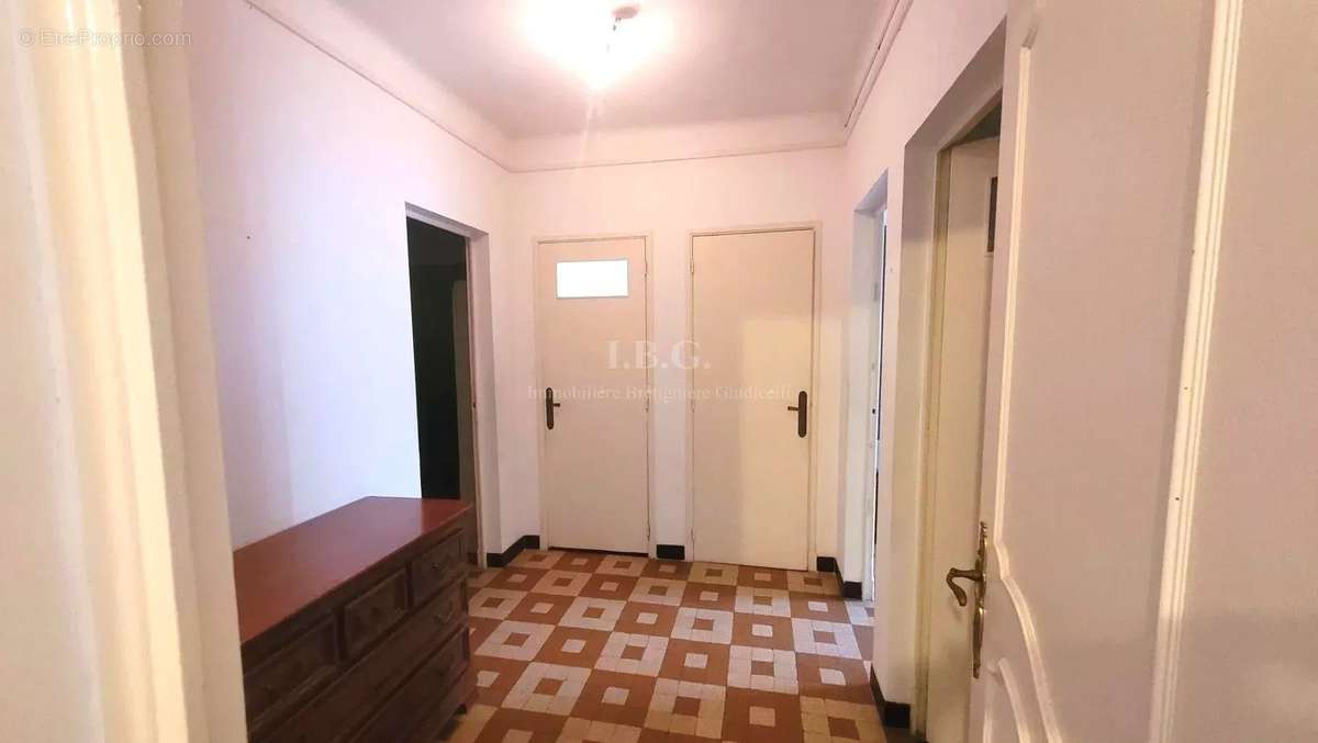 Appartement à MARSEILLE-7E