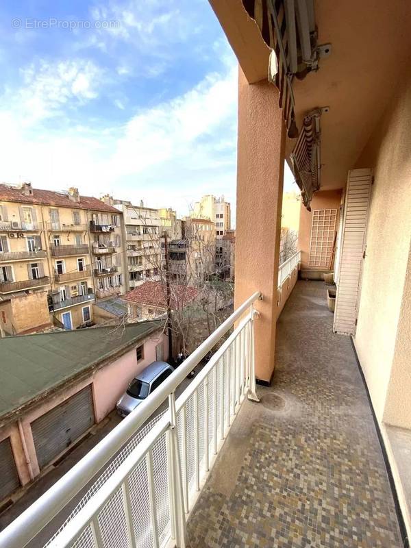 Appartement à MARSEILLE-7E