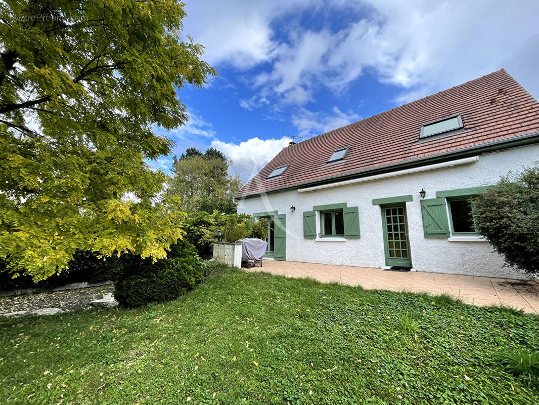 Maison à AUVERS-SAINT-GEORGES