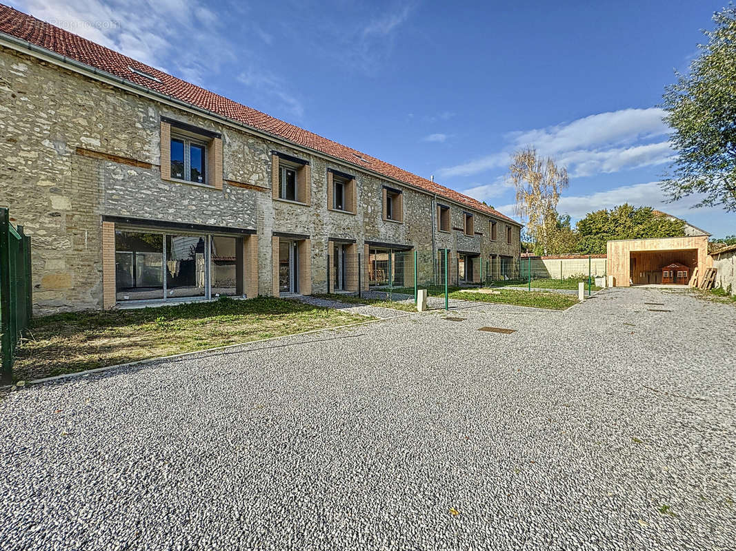 Maison à BEZANNES