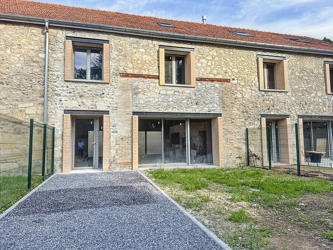 Maison à BEZANNES