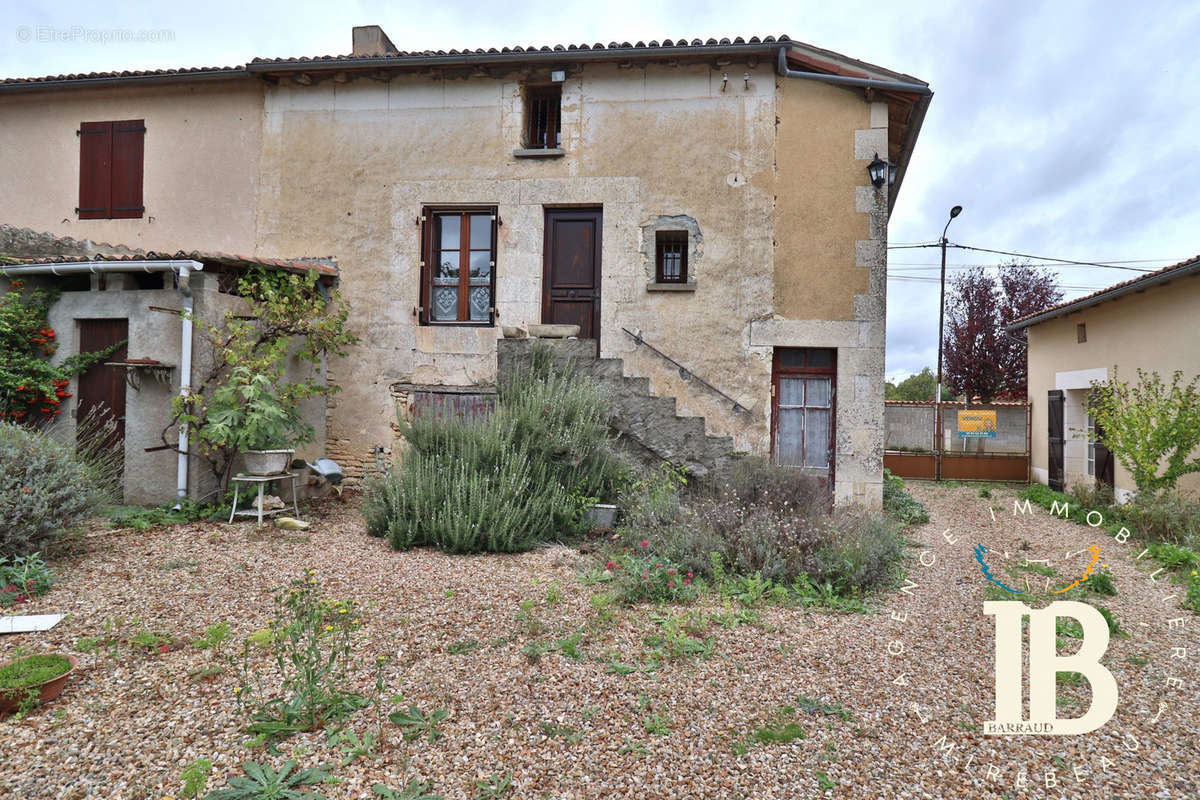 Maison à LE ROCHEREAU