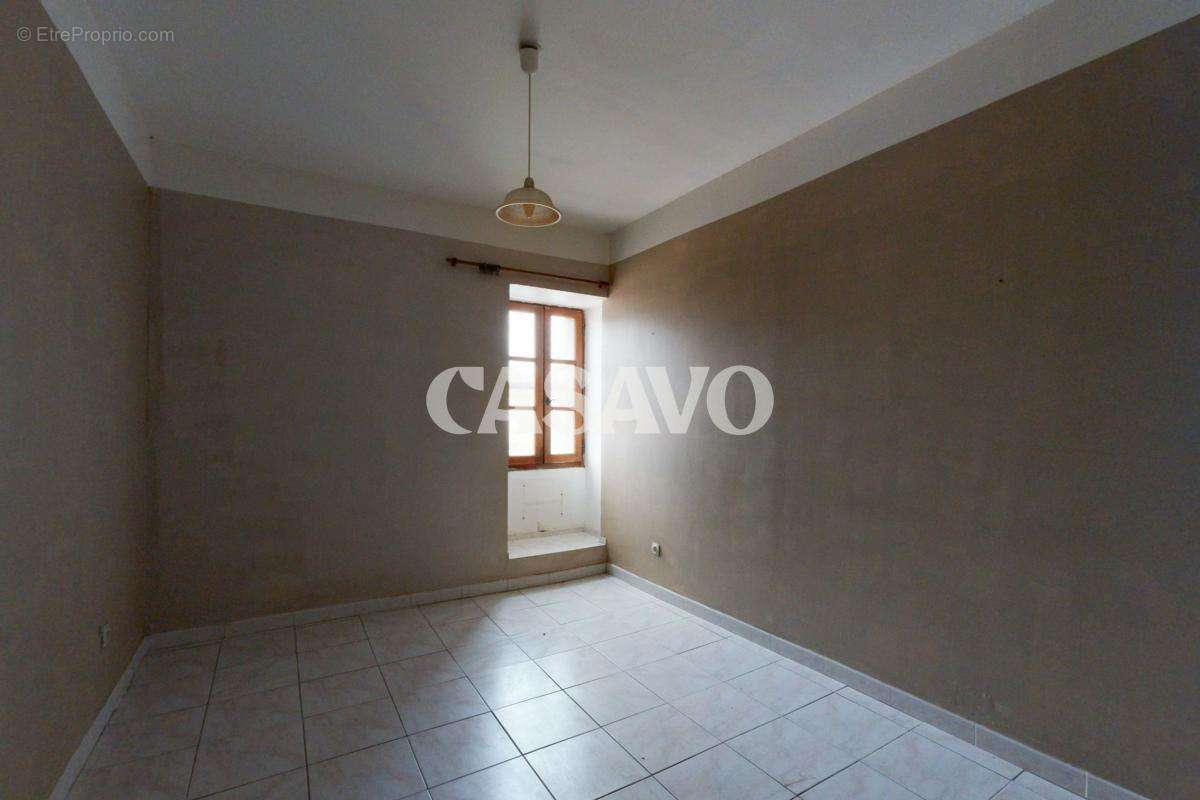 Appartement à SENAS