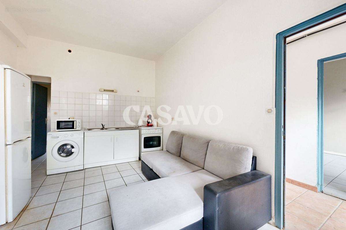 Appartement à SENAS