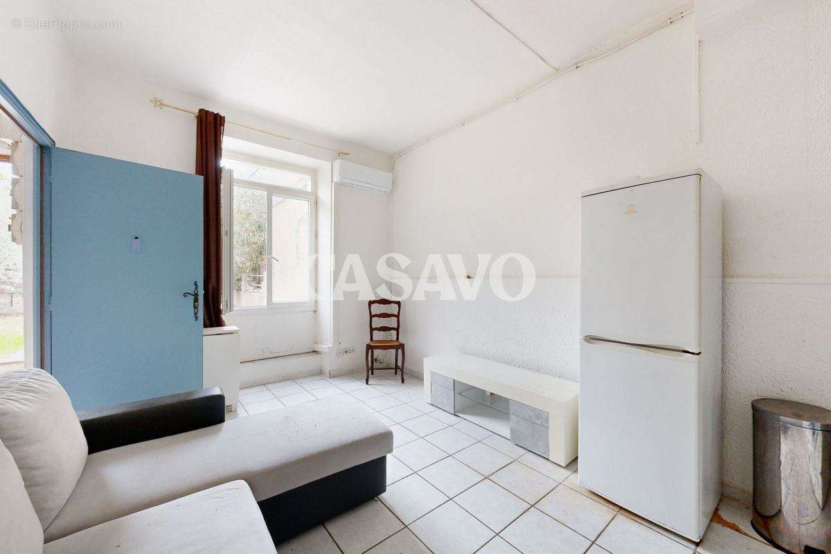 Appartement à SENAS