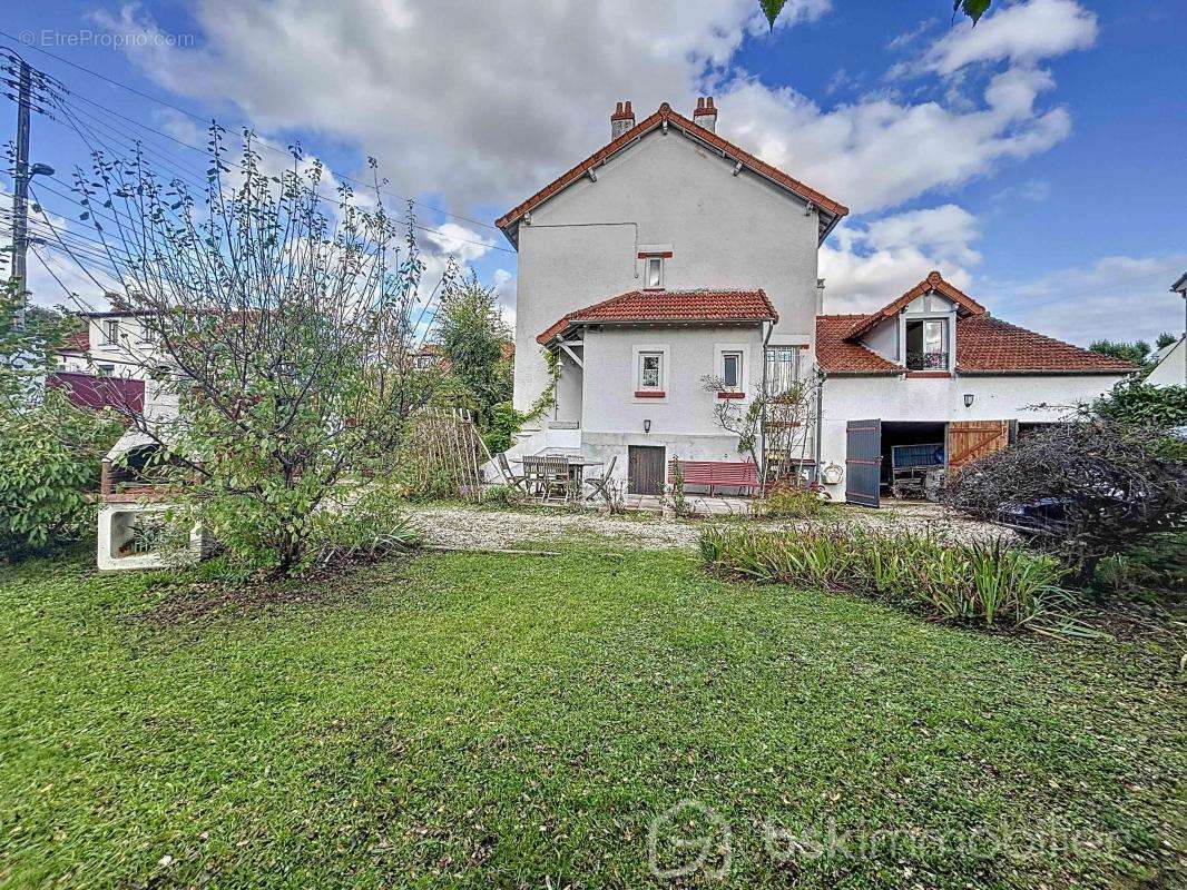 Maison à CORBEIL-ESSONNES