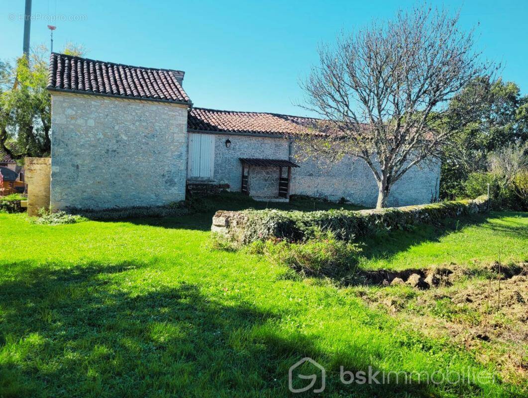 Maison à SAINT-CLAR