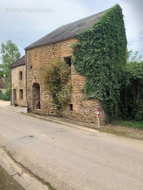 Appartement à DOMECY-SUR-LE-VAULT