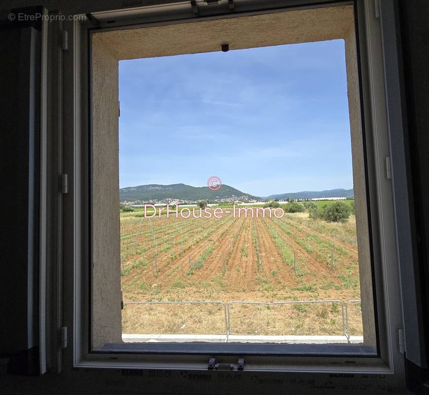 Appartement à LA CRAU