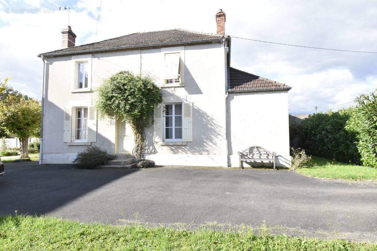 Maison à SAINT-PERE