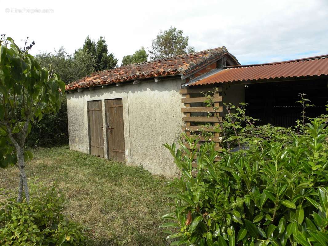 Maison à CONFOLENS