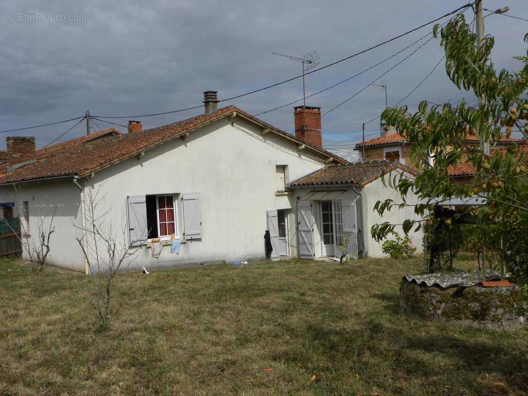 Maison à CONFOLENS