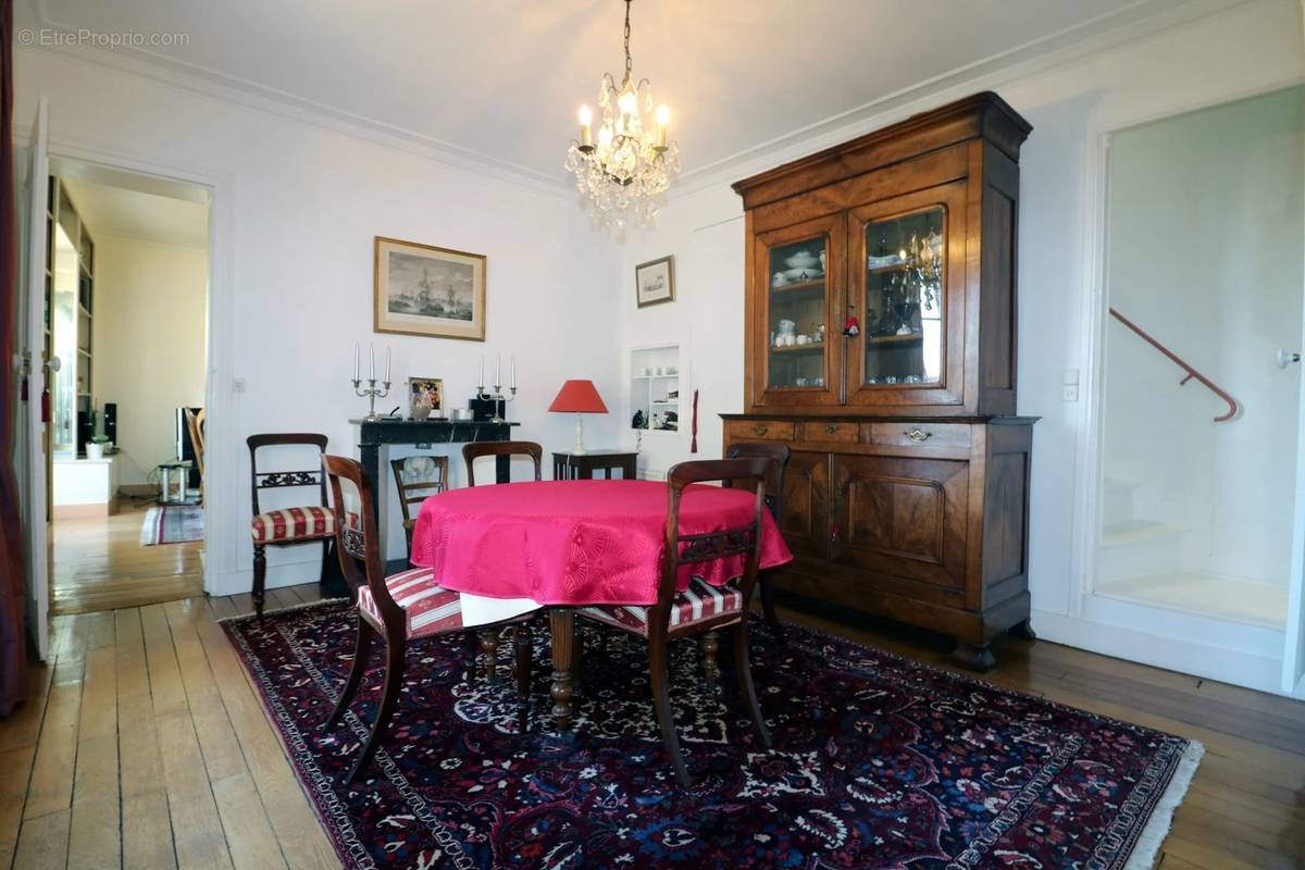 Appartement à VERSAILLES