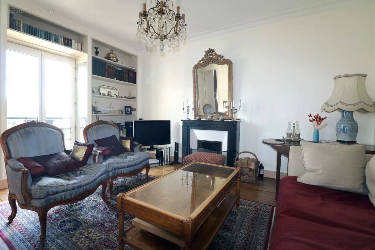 Appartement à VERSAILLES