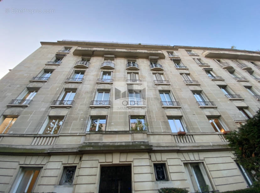 Appartement à PARIS-16E